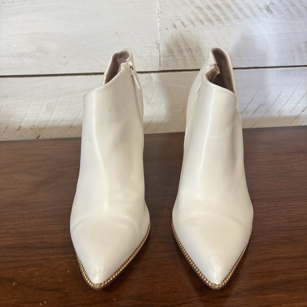 BCBGENERATION Womens White Padded Hadix Pointed Toe Stiletto Zip-Up Booties 7.5 - Picture 4 of 16